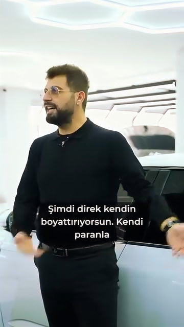 Lokman İn, araç kaplama filmini kendisi alıp uygulayan birinin maket bıçağıyla boyayı kesebileceğini anlatıyor; ürün almak hizmet almak değildir.