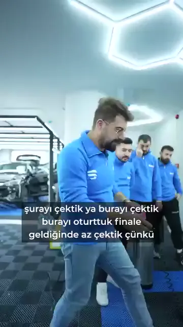 Baştaki çekişle finaldeki çekiş aynı olmuyor. Bir bölgeyi çekip oturttuktan sonra finale doğru malzemeyi biraz serbest bırakmak gerekiyor.

Sebebi kesim. Çok çekilmiş malzemede tutacak yer kalmıyor; kesimden sonra film geriye topluyor ve videodaki ifadeyle "göz göz" bir görüntü çıkıyor.

Bu yüzden final noktası gevşek bırakılıyor, kesim oradan yapılıyor.

Nereden keseceğinizi bildiğiniz an, ne kadar çekeceğinizi de biliyorsunuz.
