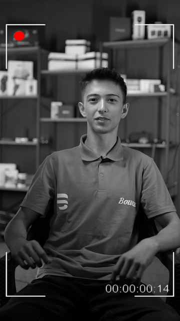 Kursiyerimiz, okuduğu alanda istemediği işlerde çalıştığını, oto detailing sektörüne yönelmenin kendisi için bir kırılma noktası olduğunu anlatıyor.