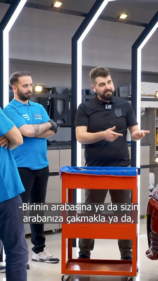Çakmak, anahtar ya da tornavidayla seramik kaplamayı 'test etme' gösterilerinin neden bir şey ölçmediğini Bowax kurucusu Lokman İn anlatıyor.