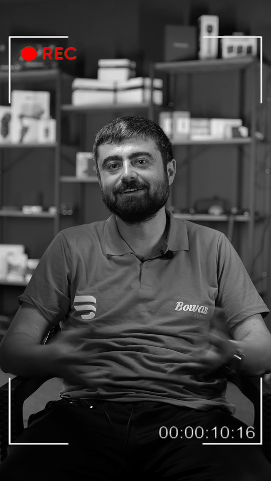 Söylediklerinin ezberletilmediğini vurgulayan kursiyerimiz, eğitmenlerimizden ve ekibimizden memnun olduğu için konuştuğunu anlatıyor.