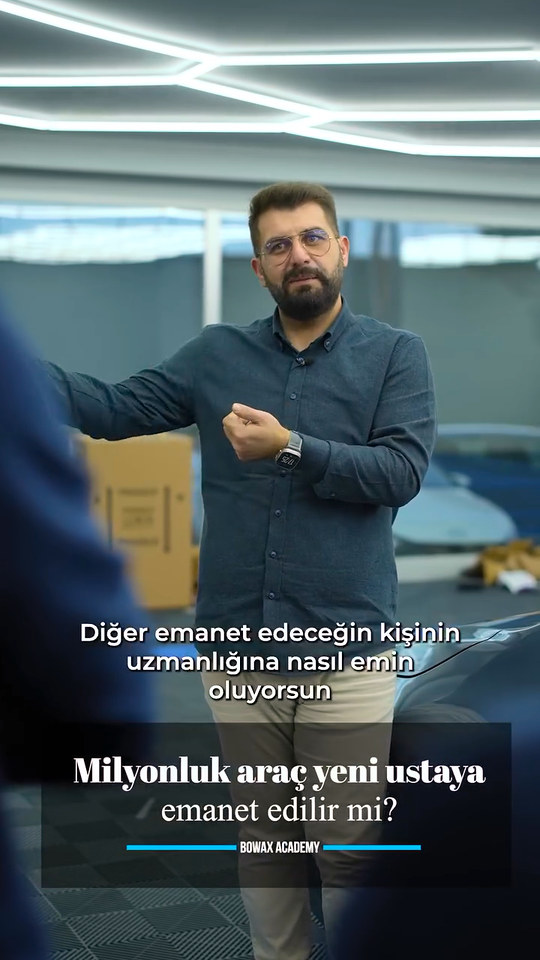 Araç kaplama ustası seçerken '20 senedir bu işi yapıyor' sözünün neden yeterli ölçü olmadığını Lokman İn kendi atölyesinden örneklerle anlatıyor.