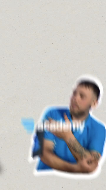 Bu işe büyük hevesle gelen Özgür, PPF kaplamayı nasıl öğrendiğini ve akademiyi seçmeden önce burada eğitim almış kimlere danıştığını anlatıyor.