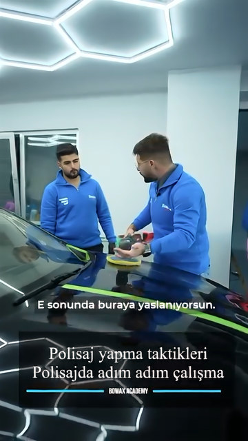 Pasta cilaya her parçada hangi noktadan başlandığını ve parçalar arasındaki sırayı Bowax kurucusu Lokman İn kaput üzerinde uygulamada gösteriyor.