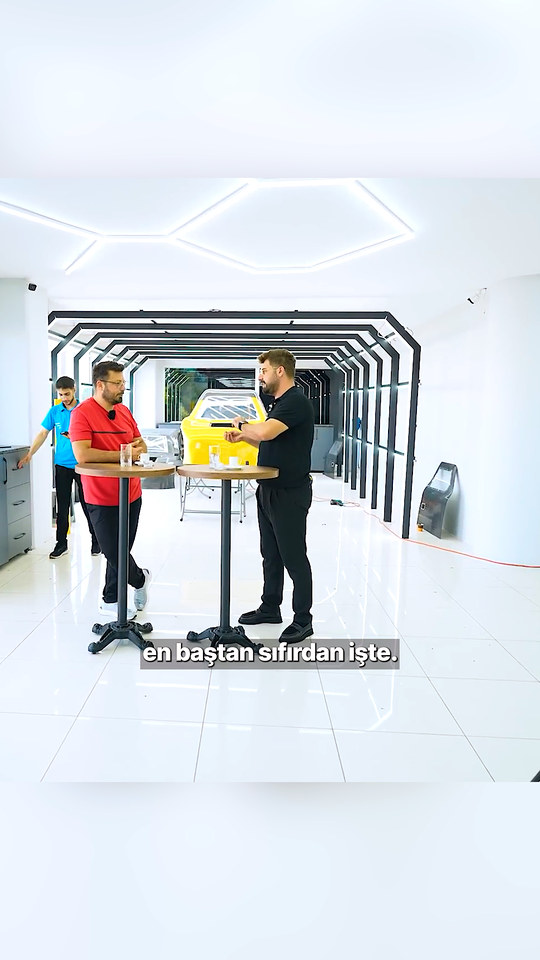 Polisajı bilenin PPF'e, PPF'i bilenin cam filmine katılabildiğini, eğitimin ihtiyaca göre seçildiğini Bowax kurucusu Lokman İn kısaca anlatıyor.