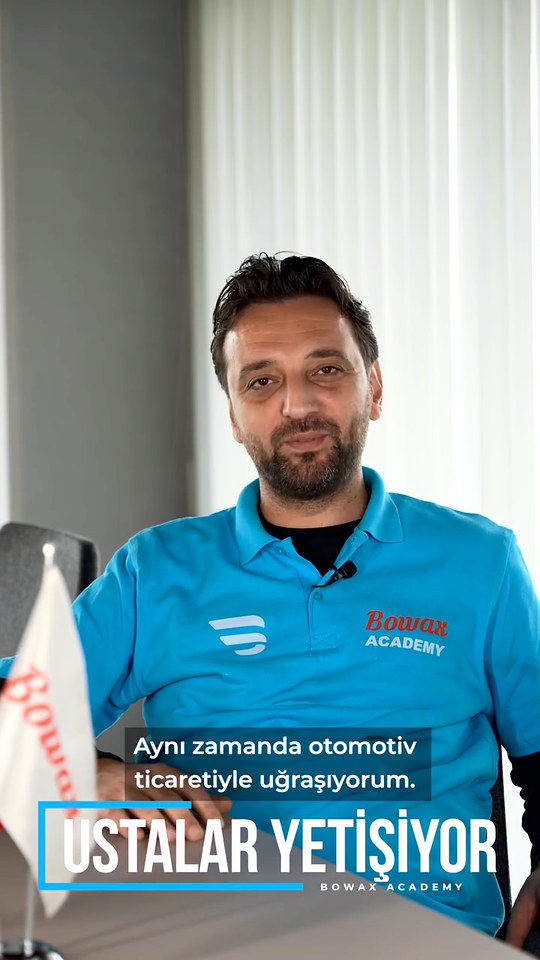 Muhasebe okuyup otomotiv ticaretiyle uğraşan Mehmet, Pasta–Polisaj Eğitimi'nin seramik ve iç temizlik modüllerinde ilk günle son günü karşılaştırıyor.