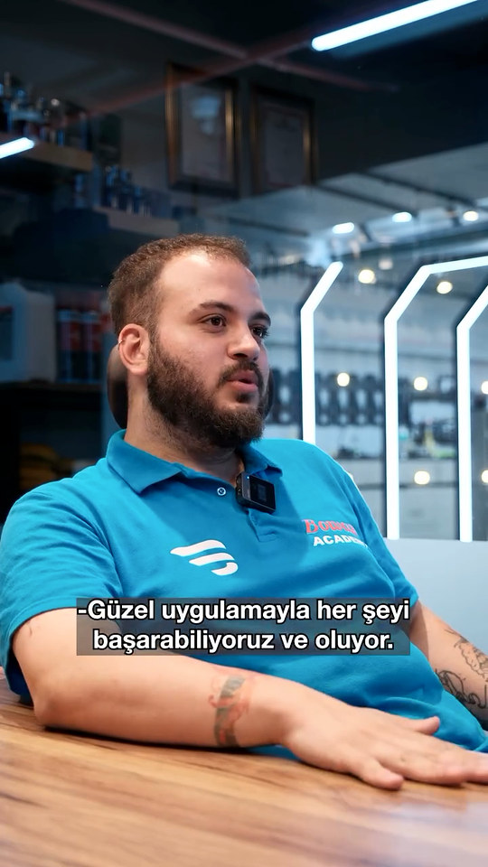 Oto detailing eğitimine hiçbir şey bilmeden gelen kursiyerlerimiz, ilk kaygılarını ve eğitimin sonunda ne kazandıklarını anlatıyor.