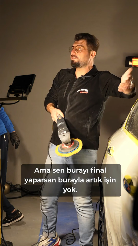 Polisajda her parçayı finale kadar bitirip sonra diğerine geçmenin iş akışına ve çalışanın kafasına etkisini Bowax kurucusu Lokman İn örnekle anlatıyor.