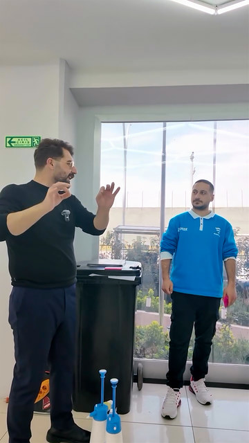 Lokman İn, hazır kesimle araç kaplamanın basit gösterildiğini, oysa PPF kaplamanın yüzeyi tanımayı, germeyi ve kesimi bilmeyi gerektirdiğini anlatıyor.