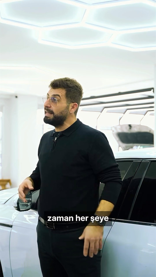 Oto detailing işinde fiyat kırarak rekabet etmenin ürün ve iş kalitesini nasıl düşürdüğünü Bowax kurucusu Lokman İn kursiyerlerimize anlatıyor.
