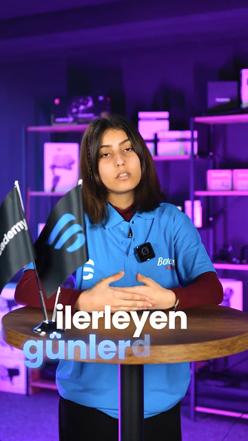 Arabalara merakı yüzünden Bowax Academy'yi keşfette bulan 18 yaşındaki Rana, ilk günlerde zorlandığı bagaj uygulamasını ve yaşıtlarına önerisini anlatıyor.