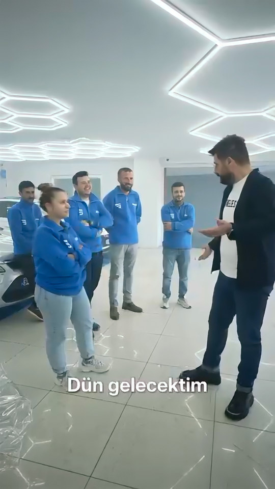 Lokman İn'le Academy Mikrofon'da haftanın ilk gününde eğitime başlayan kursiyerlerimize ilk izlenimlerini ve beklentilerini sorduk.