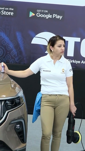 Automechanika İstanbul fuarındaki Kadın Ustalar Yarışıyor organizasyonunda kadınlar polisajda yarıştı; biz de Bowax olarak jüri üyeliği yaptık.