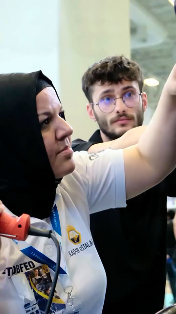 TOBFED'in Automechanika İstanbul'daki Kadın Ustalar Yarışıyor projesinde Bowax adına jüri üyeliği yaptık; kadınlar polisaj ve film uygulamasında yarıştı.